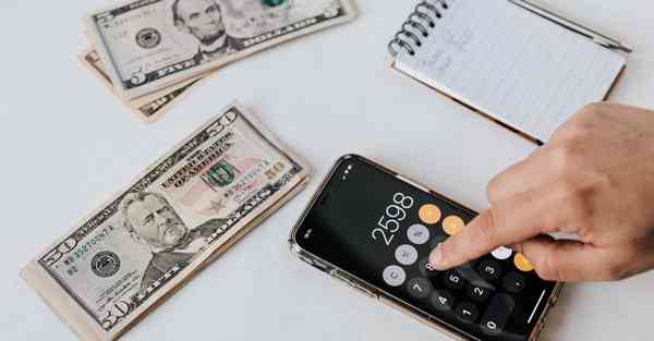 很火的AI绘画特效（目前很火的AI绘画特效）