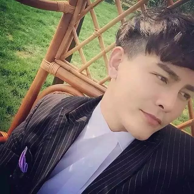 杭荣爱莲
