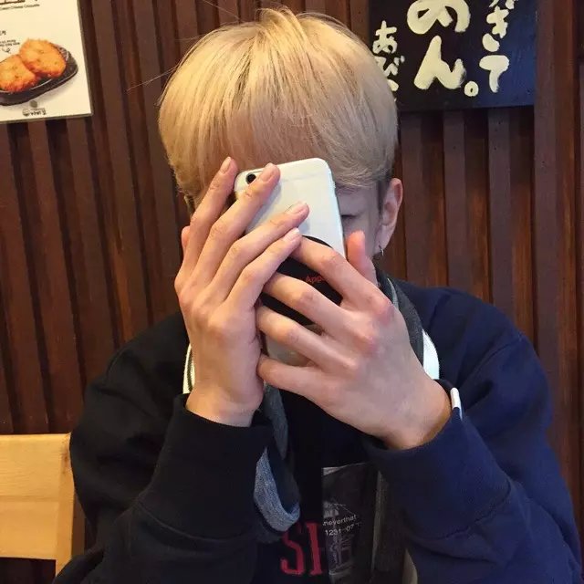 龙伟信轮
