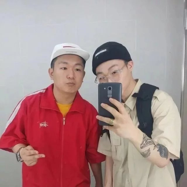 扶咏瑶荷